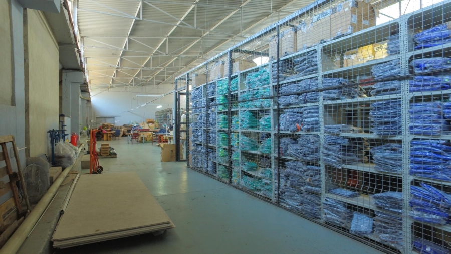 To Let commercial Property for Rent in Oos Einde North West